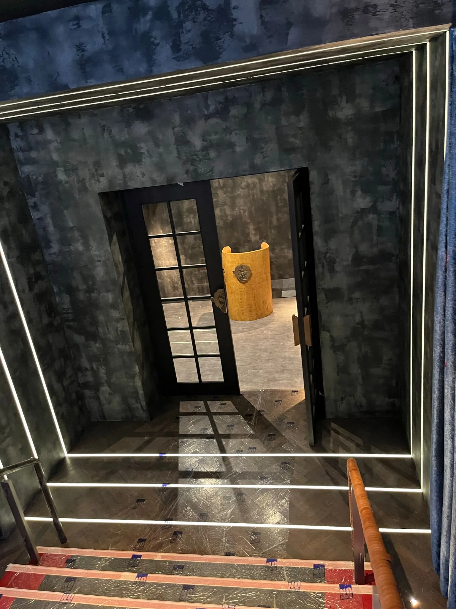 grey room